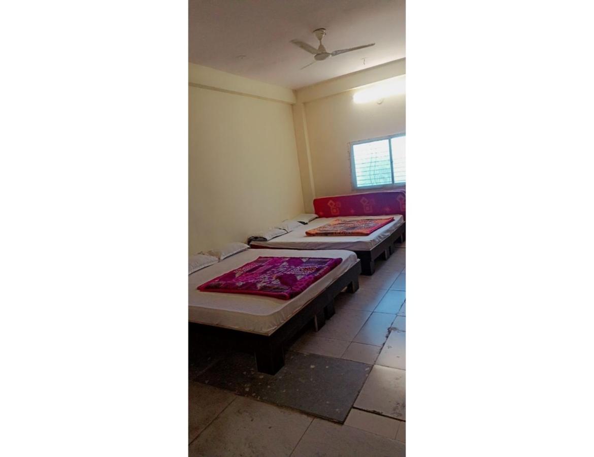 Hotel Mahakal Vishram, Ujjain Exteriör bild