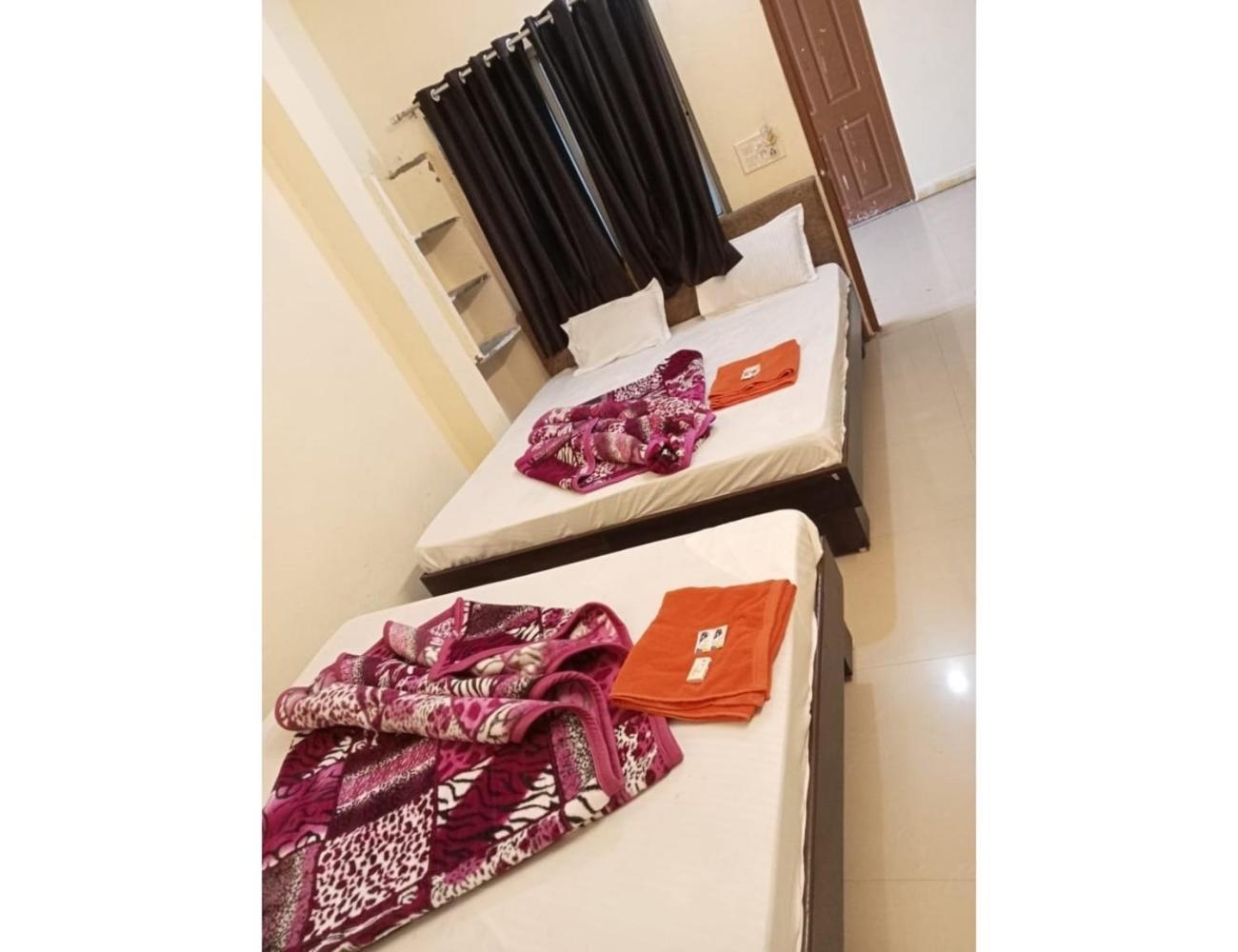 Hotel Mahakal Vishram, Ujjain Exteriör bild