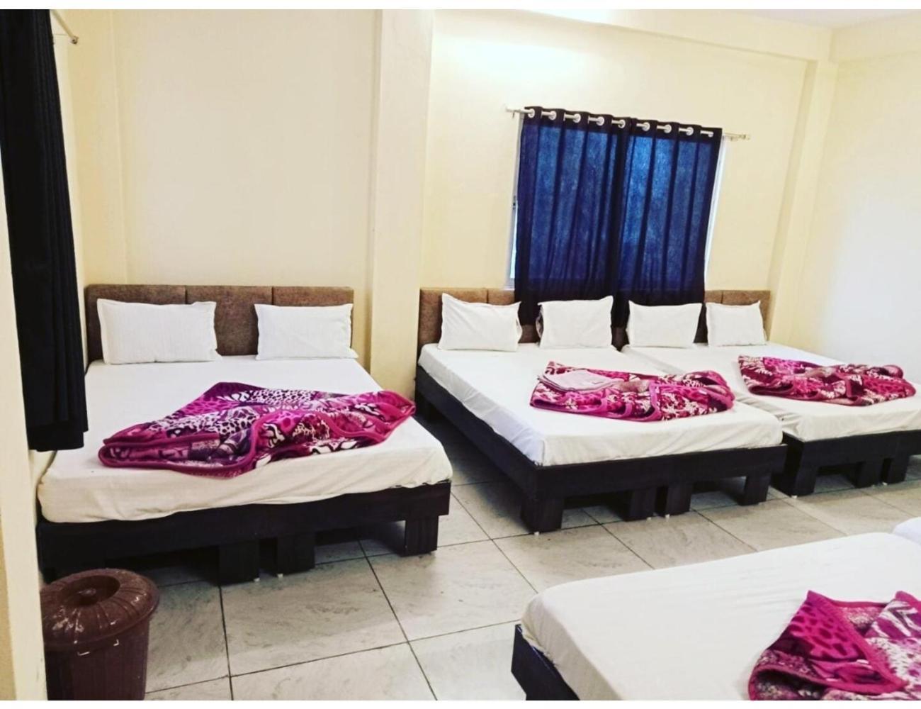 Hotel Mahakal Vishram, Ujjain Exteriör bild