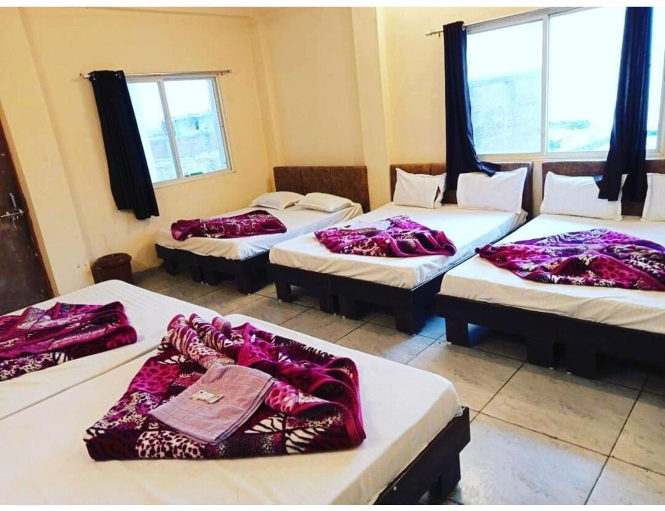 Hotel Mahakal Vishram, Ujjain Exteriör bild