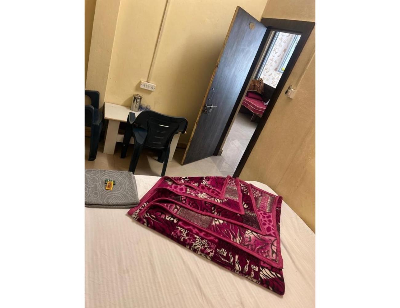 Hotel Mahakal Vishram, Ujjain Exteriör bild